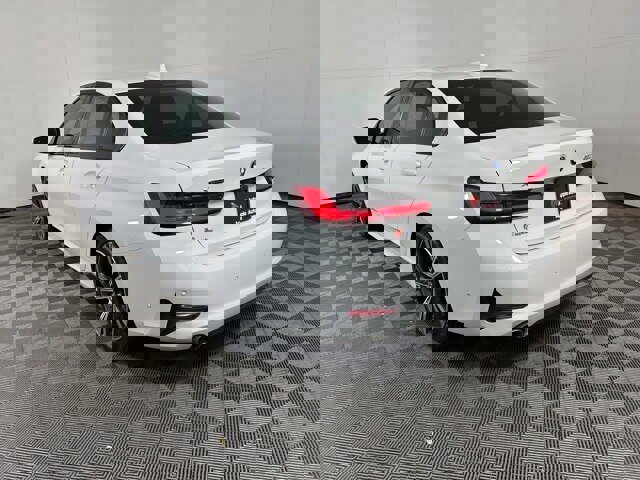 Used 2019 BMW 330i xDrive Sedan image 4