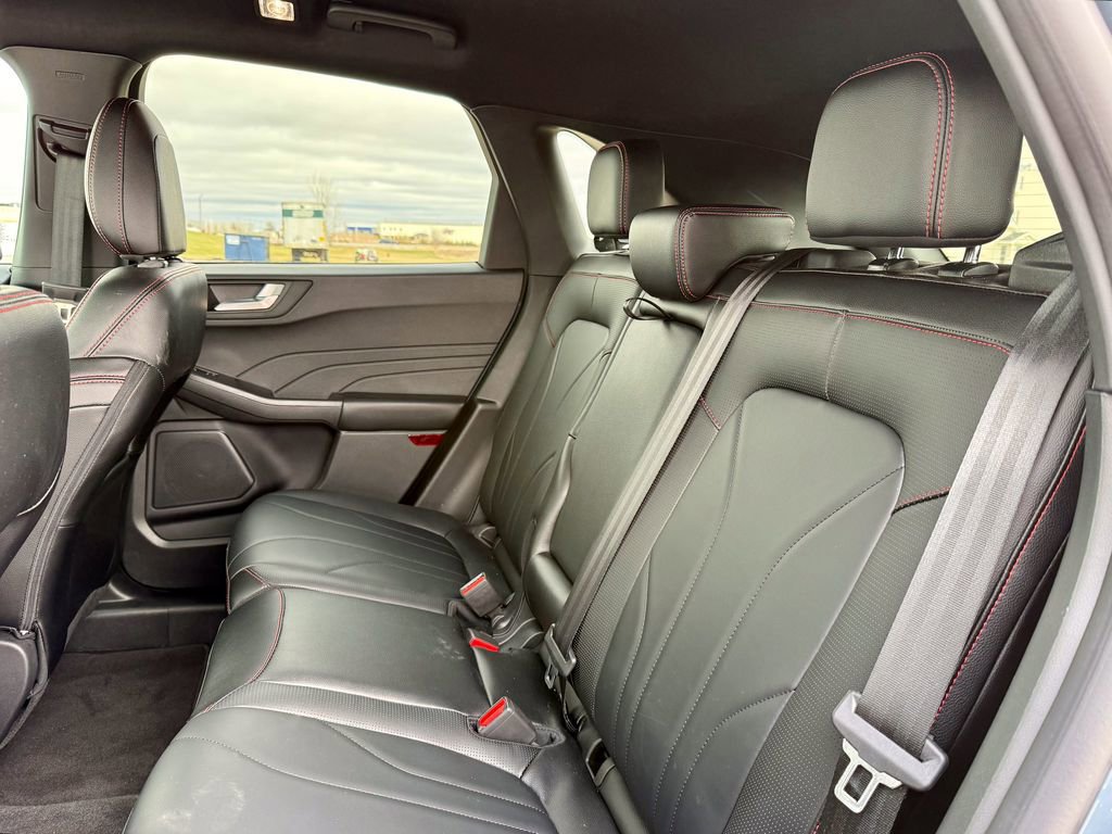 Certified 2025 Ford Escape ST-Line Elite w/ Premium Technology Package image 12