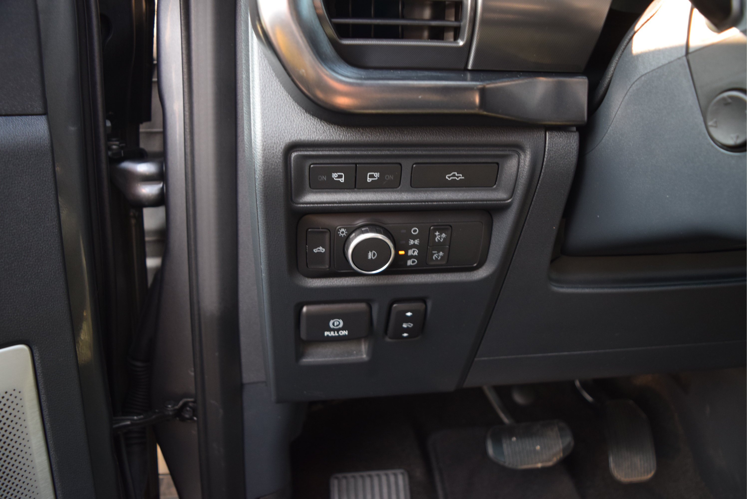 Certified 2022 Ford F150 Lariat w/ Equipment Group 502A High AWD/4WD image 15