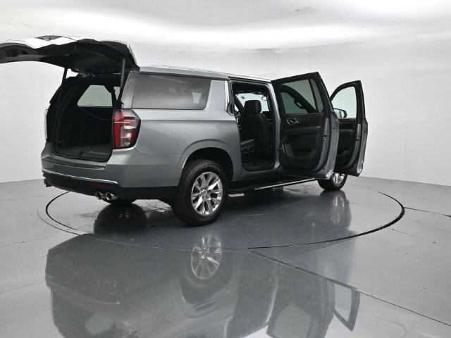 Used 2024 Chevrolet Suburban Premier AWD/4WD image 53