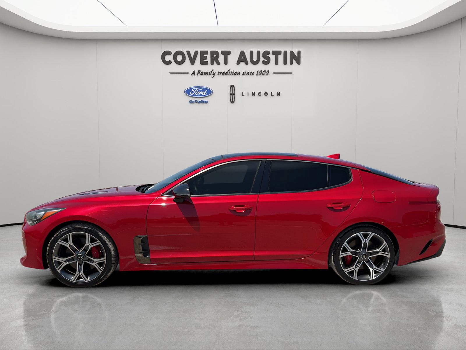 Used 2018 Kia Stinger GT2 AWD/4WD image 2