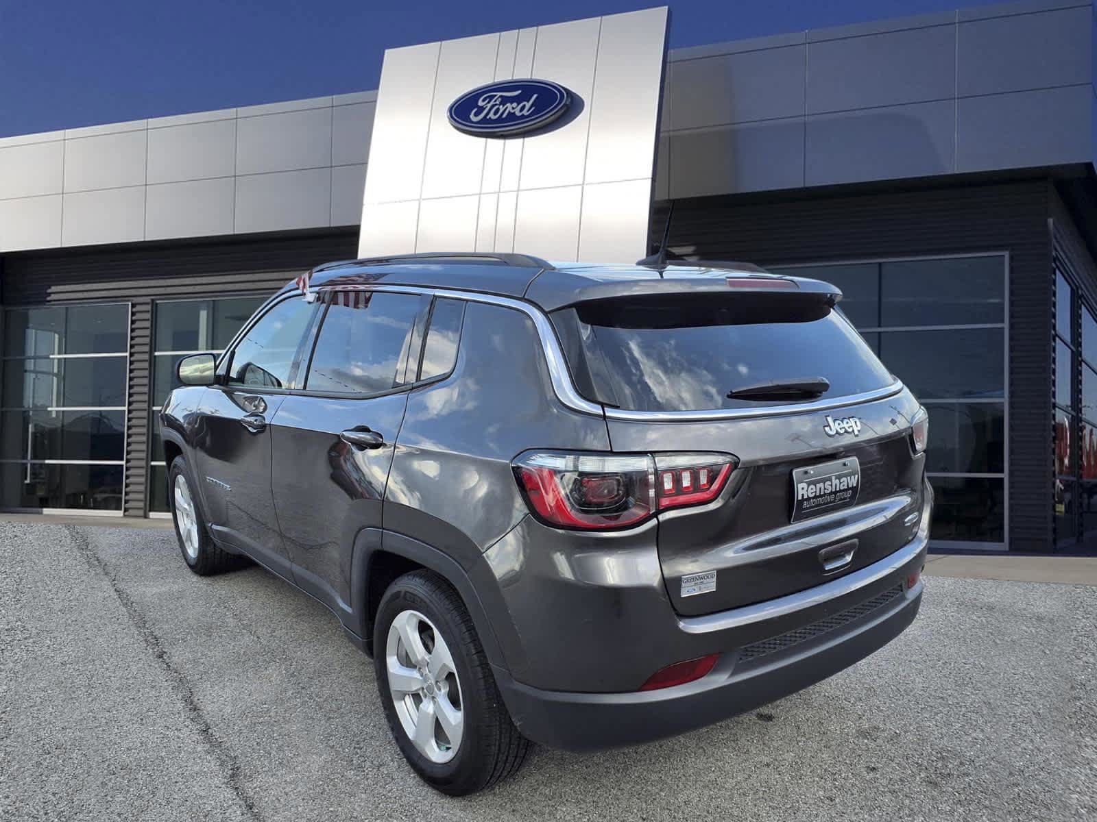 Used 2021 Jeep Compass Latitude w/ Convenience Group FWD image 3
