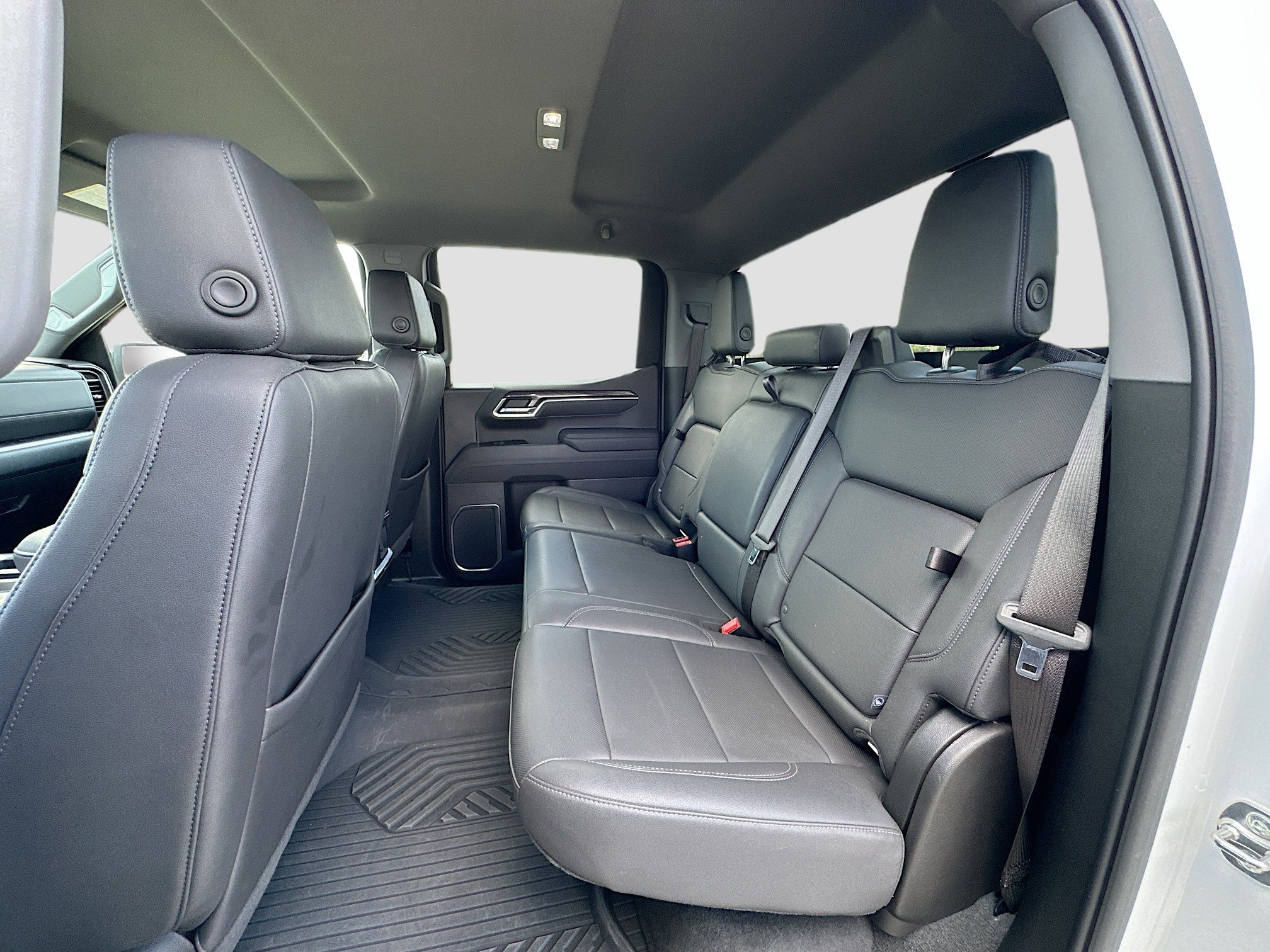 Used 2025 Chevrolet Silverado 1500 LTZ image 24