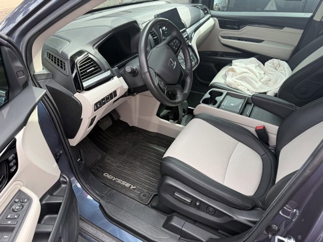 Used 2025 Honda Odyssey Elite image 9