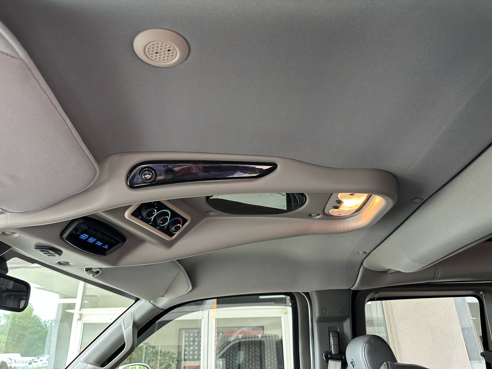 Used 2020 Chevrolet Express 2500 w/ Enhanced Convenience Package RWD image 26