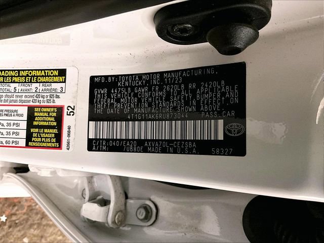 Used 2024 Toyota Camry SE w/ Cold Weather Package FWD image 32