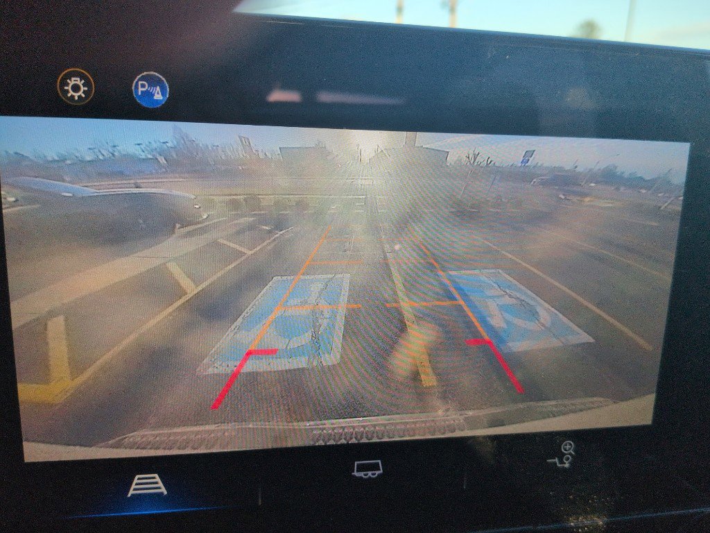 Used 2023 Chevrolet Colorado Z71 w/ Z71 Convenience Package 2 image 11