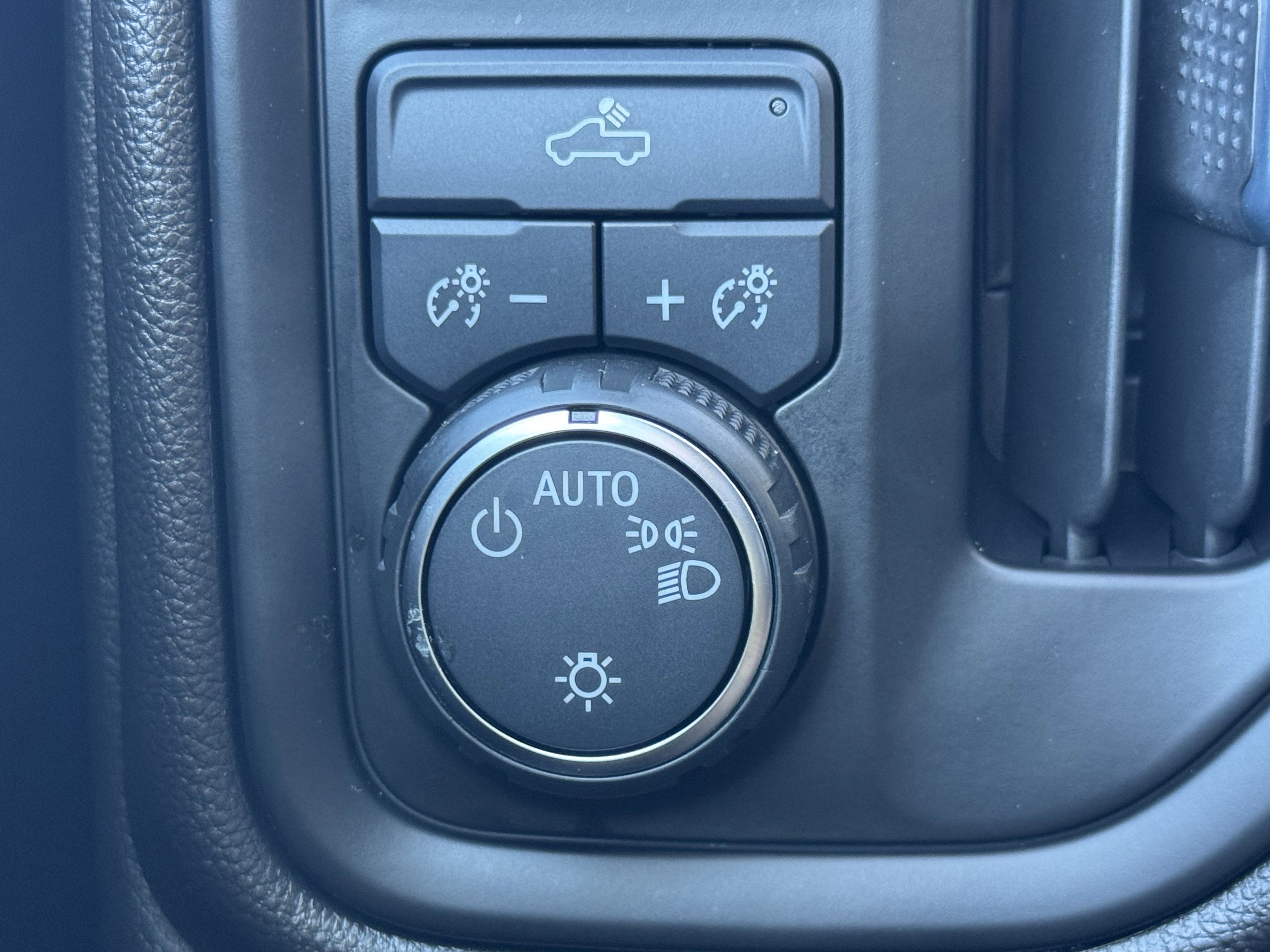 Used 2022 Chevrolet Silverado 1500 Custom image 20