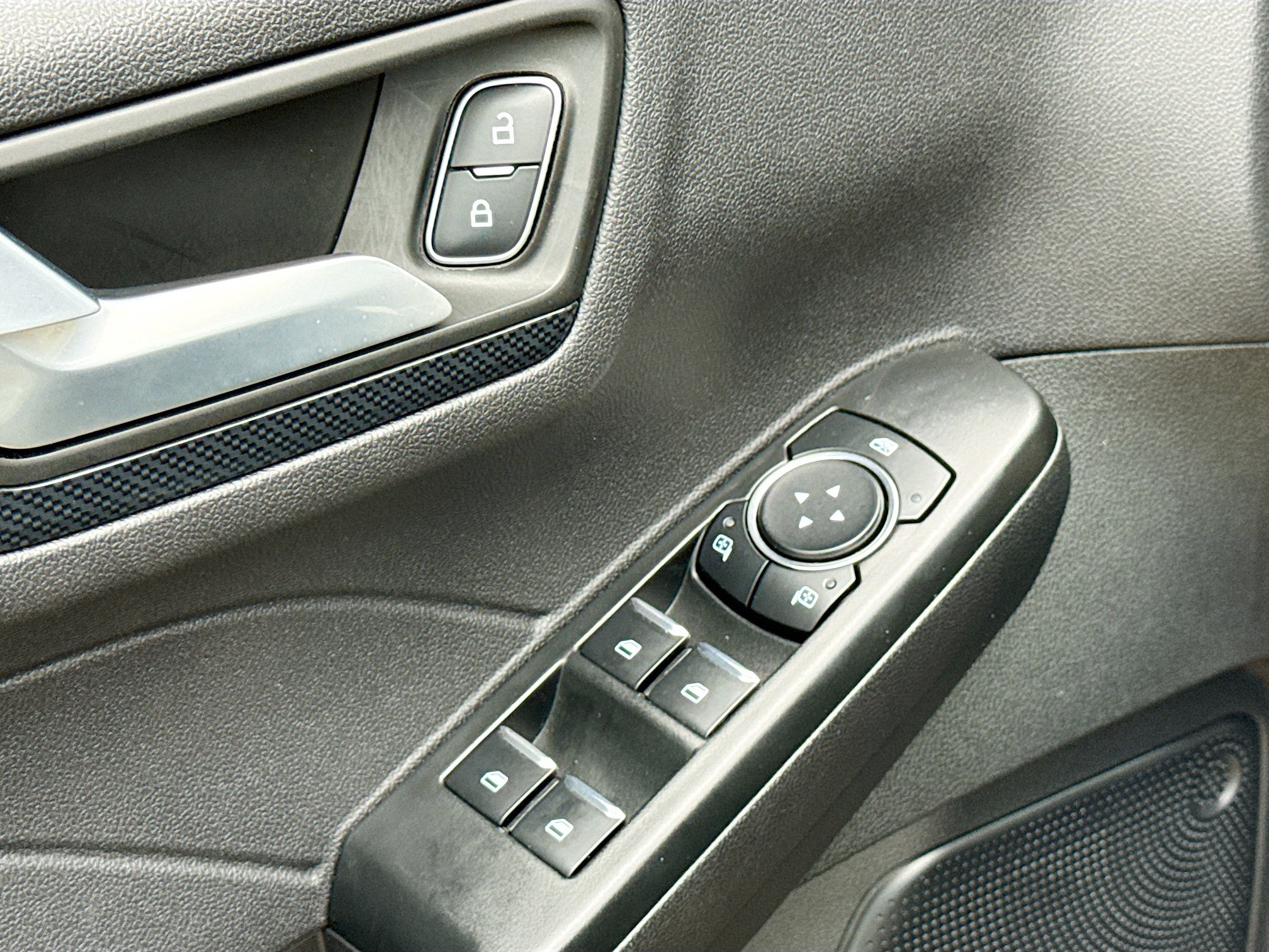 Certified 2025 Ford Escape ST-Line AWD/4WD image 7