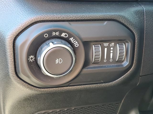 Used 2022 Jeep Wrangler Sport AWD/4WD image 7