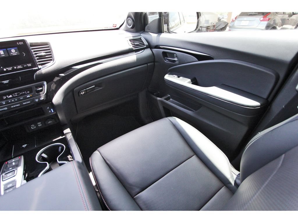 Used 2026 Honda Ridgeline Black Edition image 13