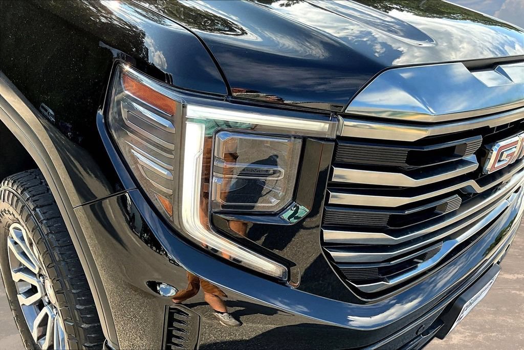 Used 2023 GMC Sierra 1500 AT4 w/ Technology Package AWD/4WD image 34