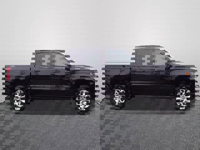 Used 2024 Chevrolet Silverado 1500 Custom image 4