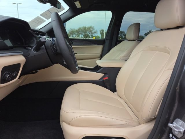 Used 2025 Jeep Grand Cherokee L Limited w/ Black Appearance Package RWD image 30