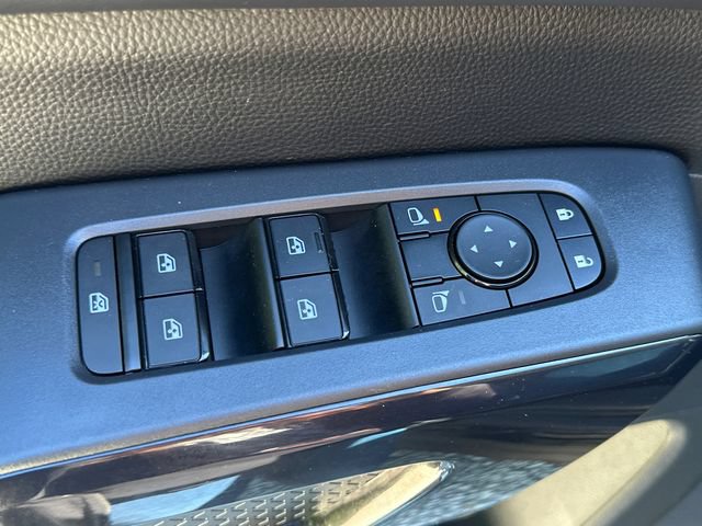 Used 2025 Nissan Pathfinder S w/ Cargo Package AWD/4WD image 23
