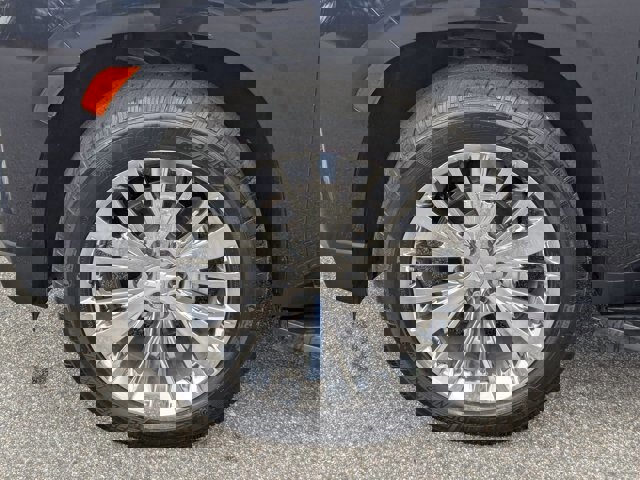 Used 2021 Chevrolet Tahoe Premier w/ Premium Package image 11