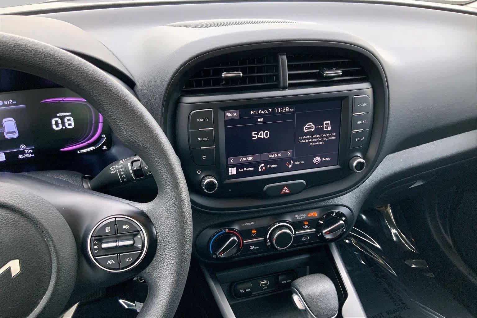 Used 2025 Kia Soul LX w/ LX Technology Package FWD image 7