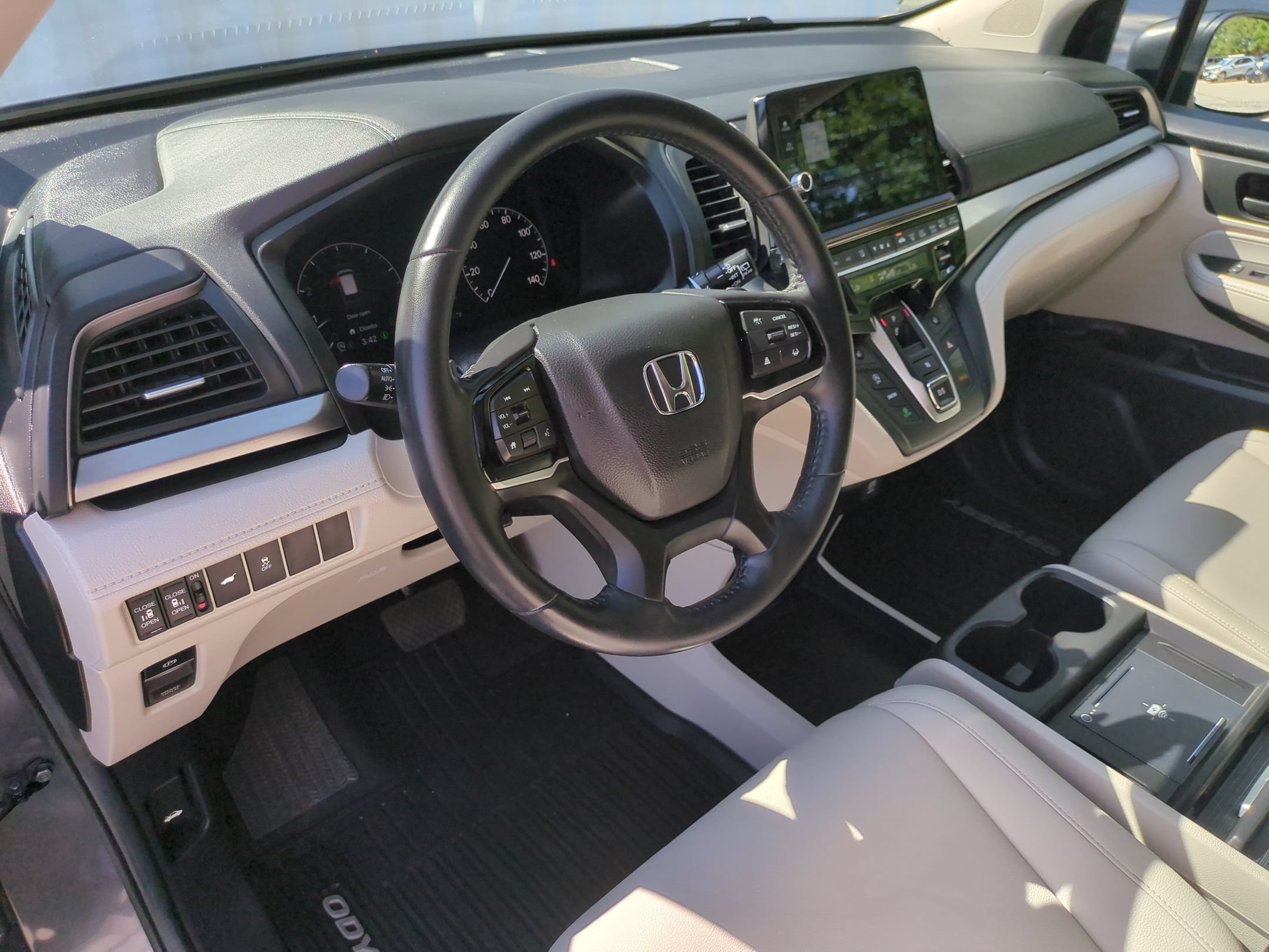 Used 2025 Honda Odyssey EX-L image 14