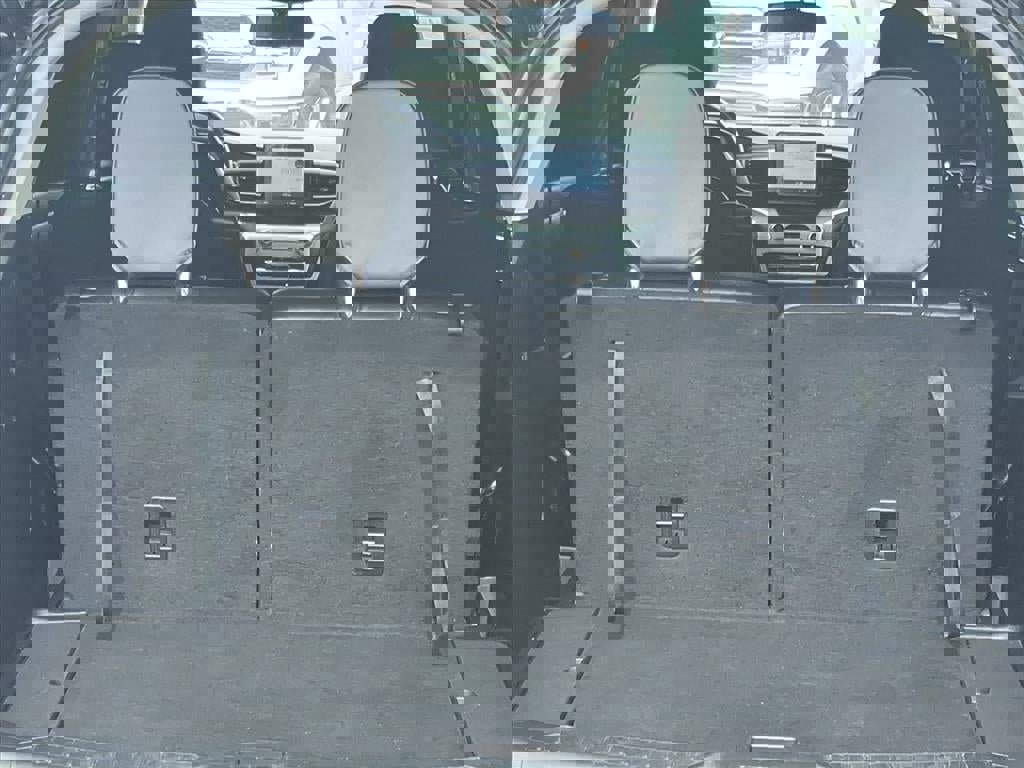 Certified 2022 Ford Explorer XLT w/ Equipment Group 202A image 17