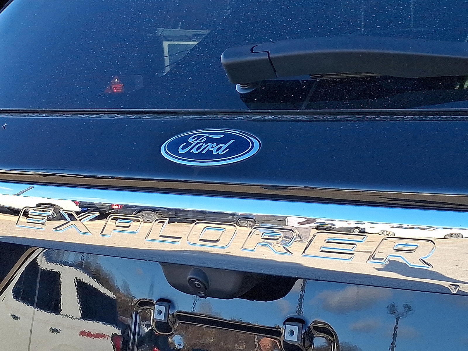 Certified 2022 Ford Explorer XLT w/ Equipment Group 202A image 29