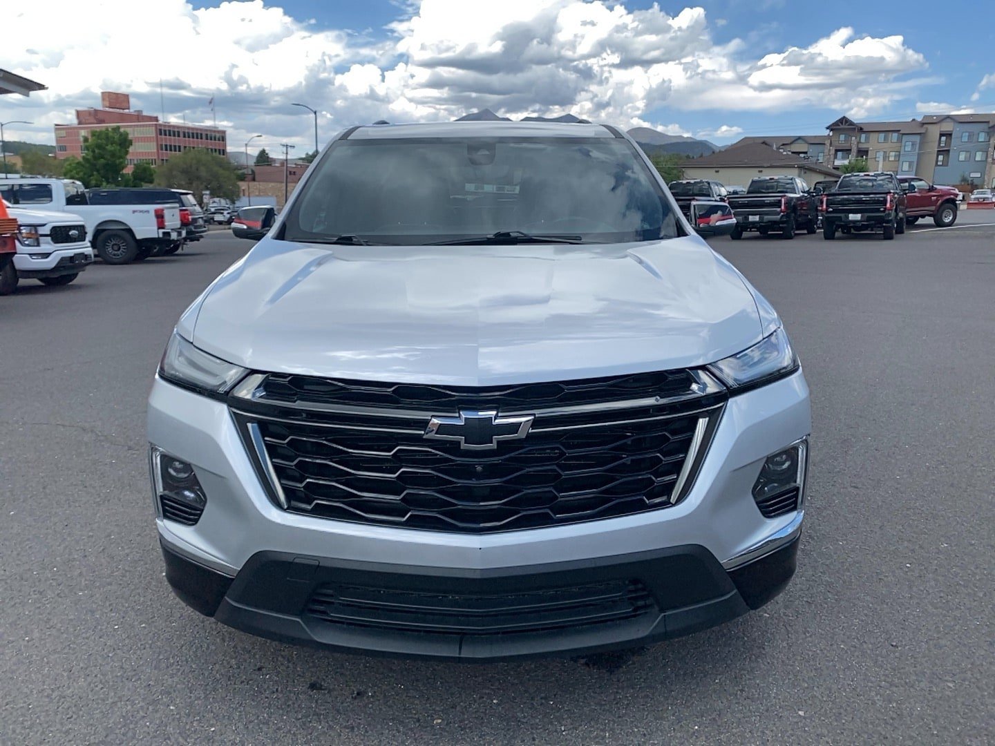 Used 2022 Chevrolet Traverse Premier w/ Redline Edition FWD image 4