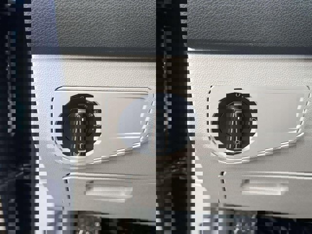 Used 2022 Volkswagen Tiguan SE w/ Panoramic Sunroof Package image 23