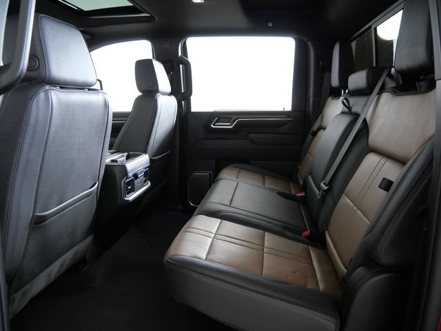 Used 2025 Chevrolet Silverado 3500 High Country w/ Technology Package AWD/4WD image 12