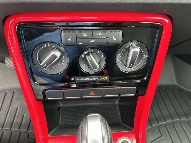 Used 2018 Volkswagen Beetle 2.0T S image 23