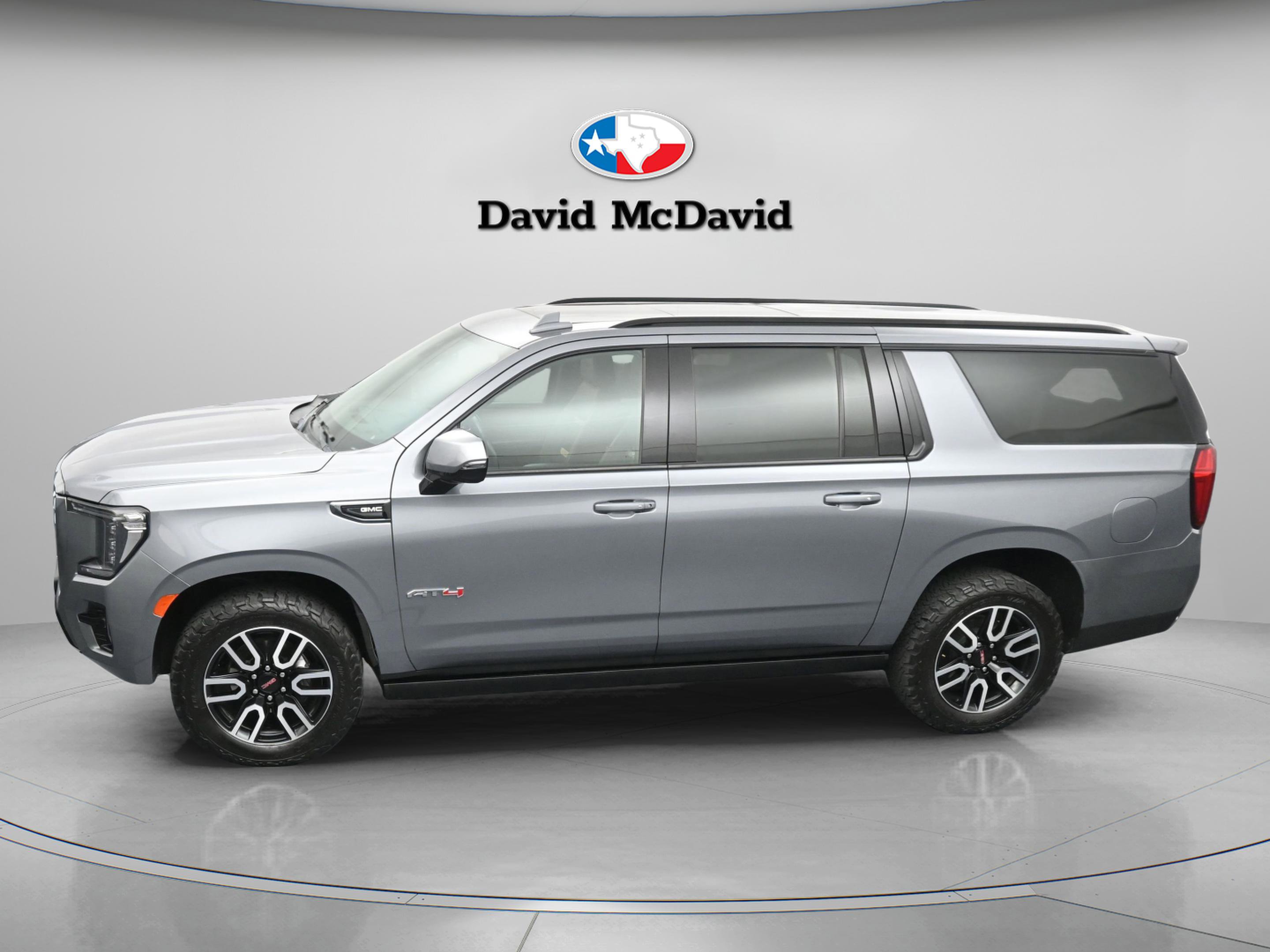 Used 2022 GMC Yukon XL AT4 image 6