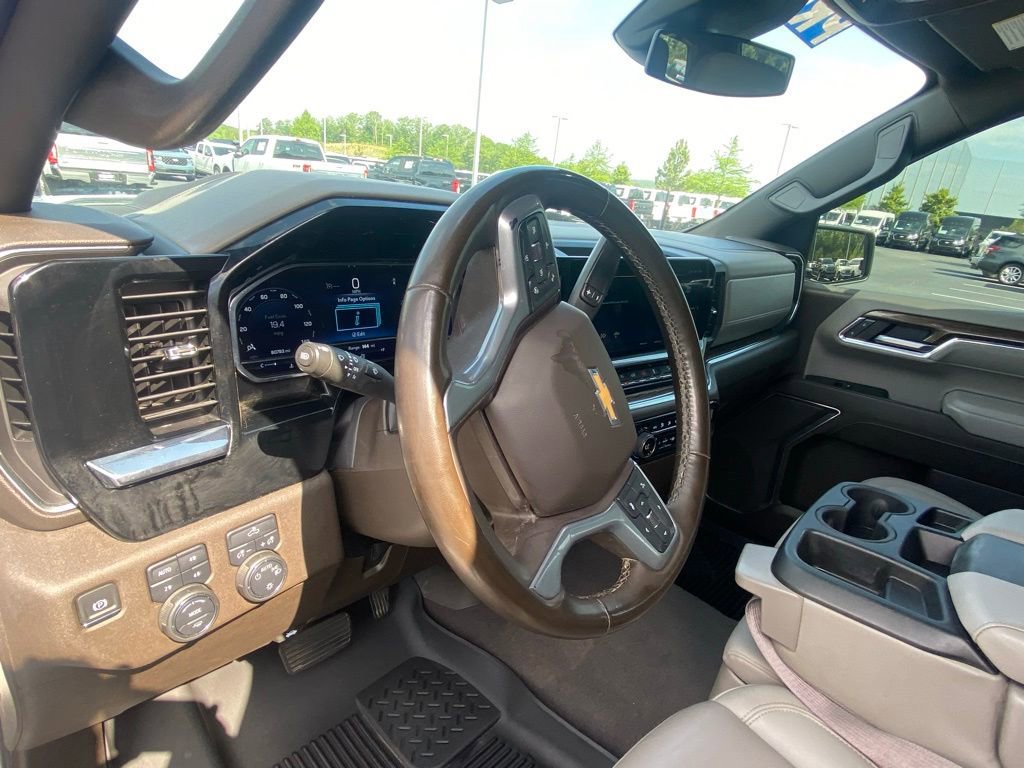 Used 2024 Chevrolet Silverado 1500 LT w/ Z71 Off-Road Package image 10