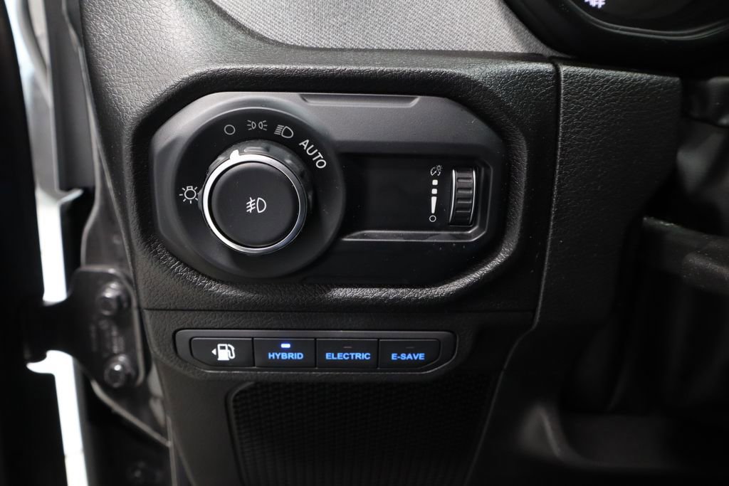 Used 2024 Jeep Wrangler Unlimited image 27