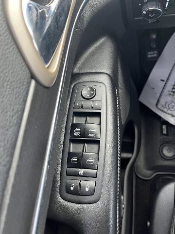Used 2017 Jeep Grand Cherokee Limited AWD/4WD image 11