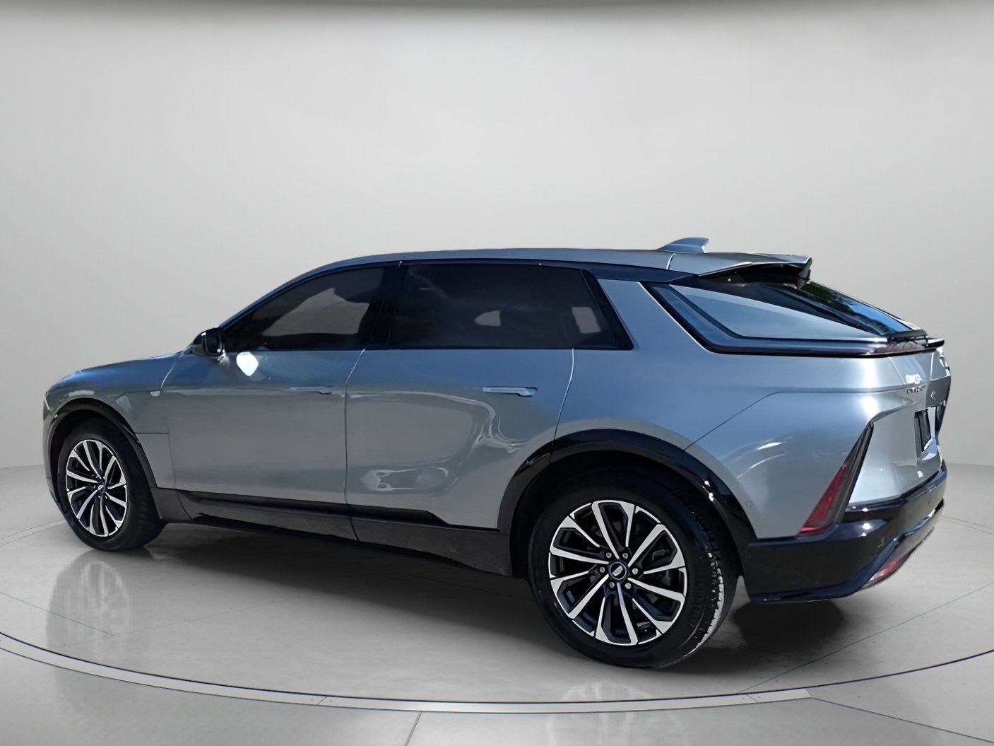 Used 2024 Cadillac Lyriq Sport image 12