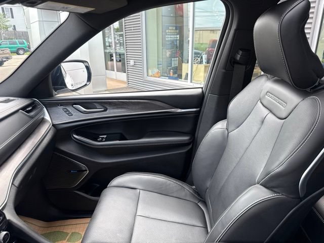 Used 2023 Jeep Grand Cherokee Overland w/ Adv Protech Group III AWD/4WD image 28