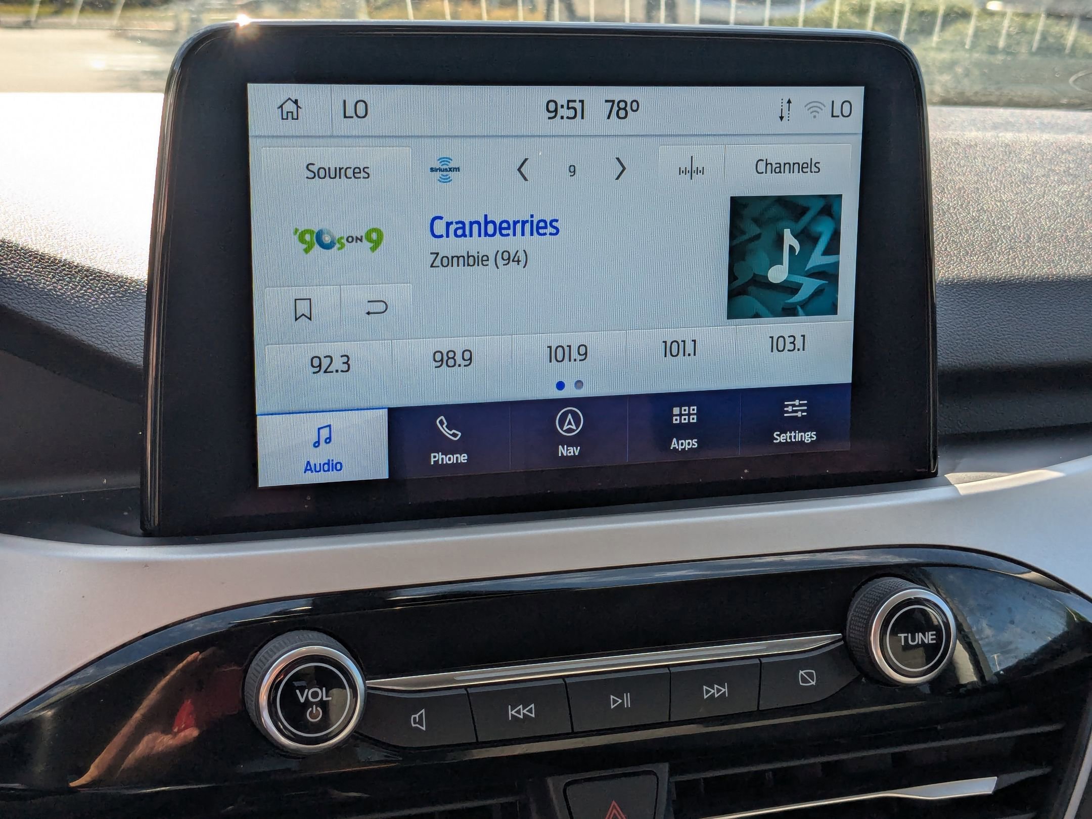 Certified 2022 Ford Escape SE w/ SE Sport Appearance Package image 20