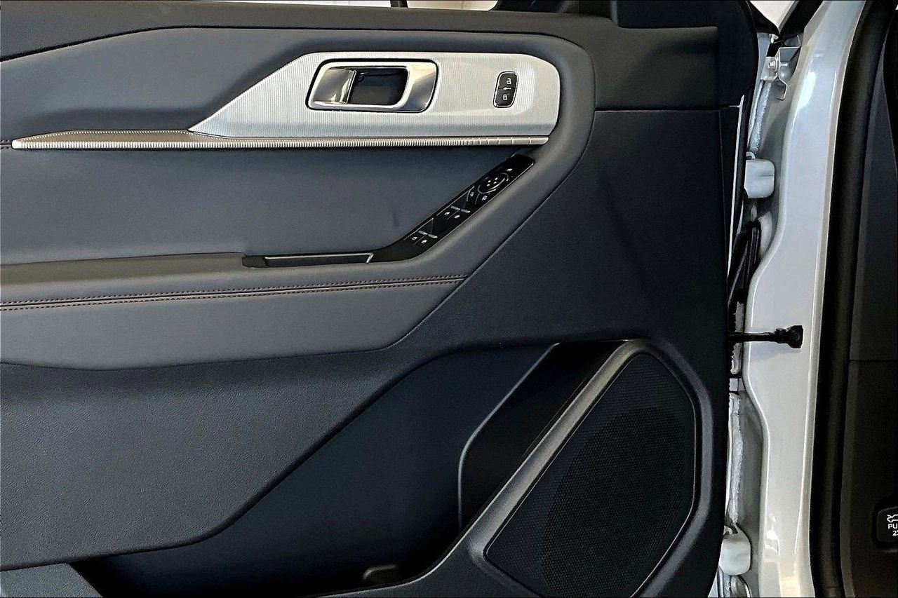 Certified 2026 Ford Explorer Active w/ Active Comfort Package image 25