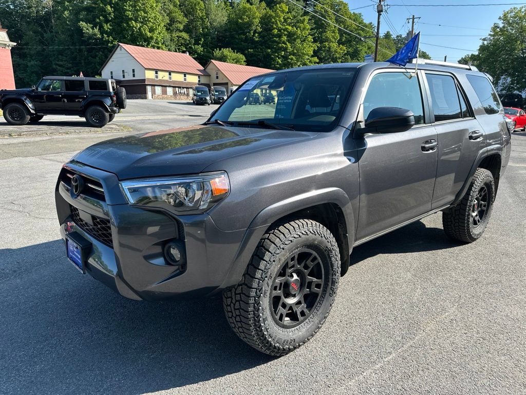 Used 2023 Toyota 4Runner SR5 AWD/4WD image 9