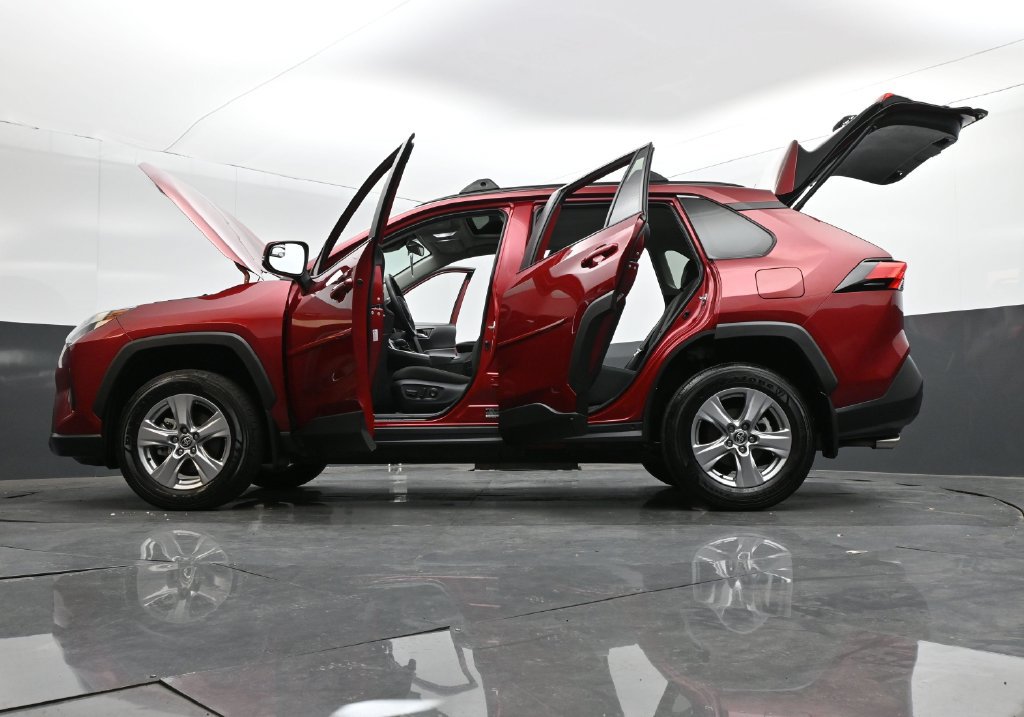 Used 2025 Toyota RAV4 XLE w/ Convenience Package AWD/4WD image 34