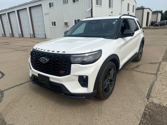 Certified 2025 Ford Explorer ST AWD/4WD image 5