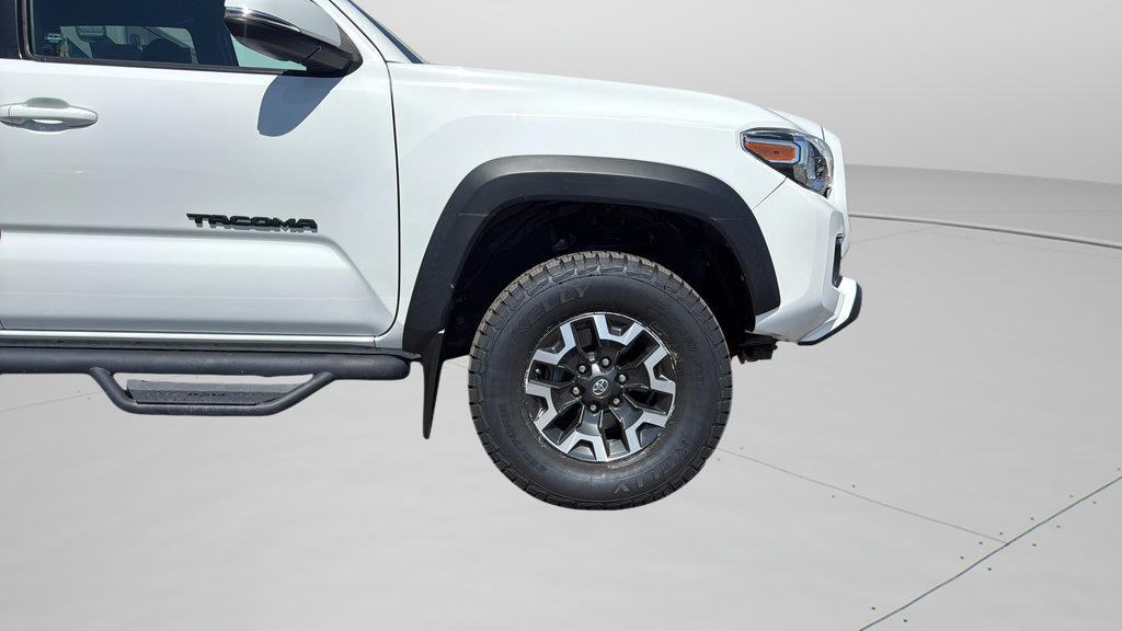 Used 2020 Toyota Tacoma TRD Off-Road AWD/4WD image 34
