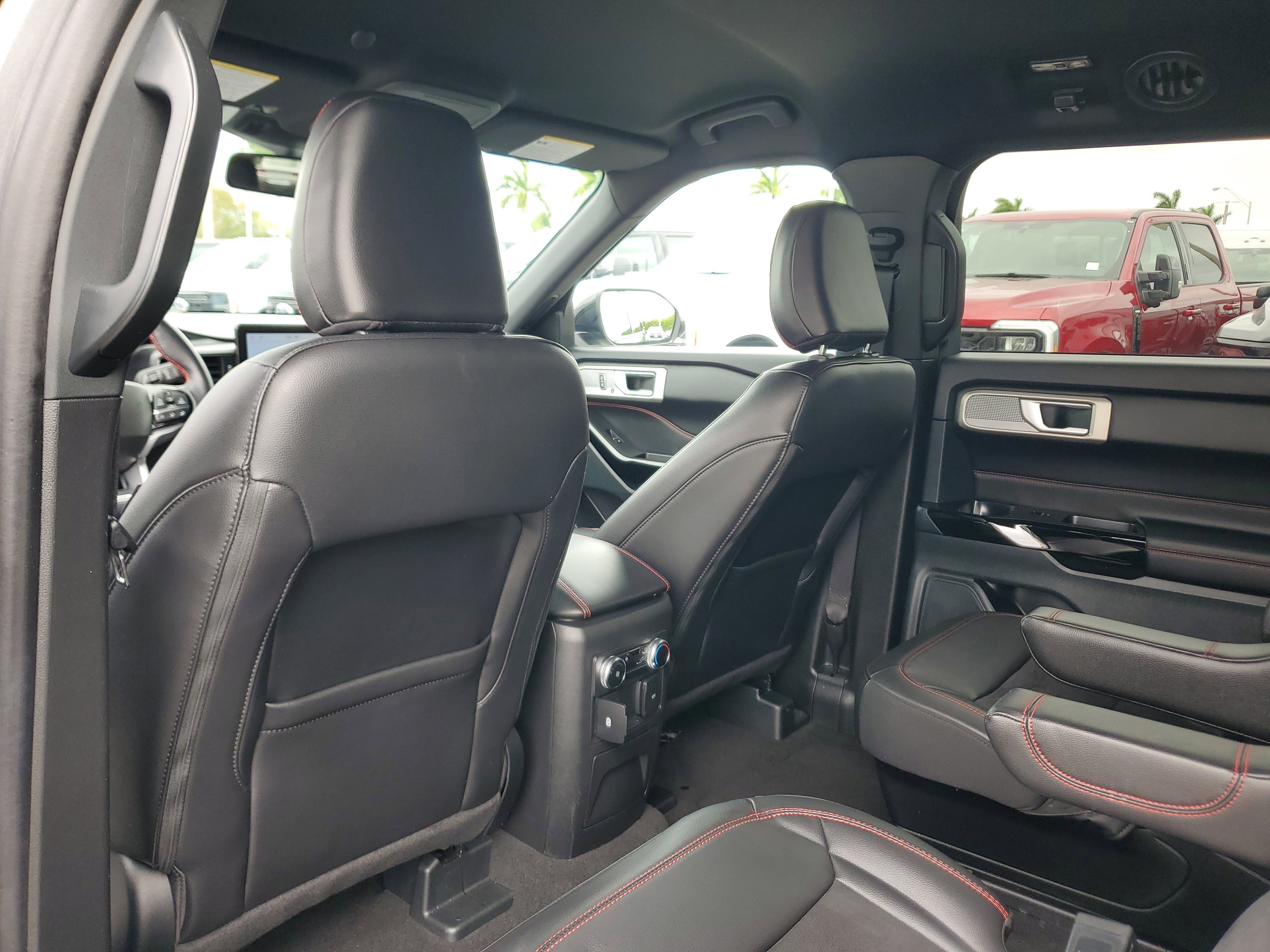 Certified 2023 Ford Explorer ST-Line w/ Class IV Trailer Tow Package image 14