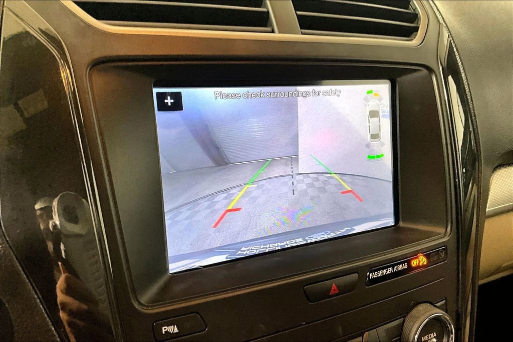 Certified 2019 Ford Explorer XLT w/ Equipment Group 202A FWD image 16