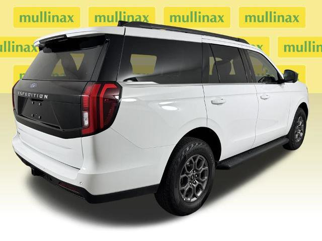 Certified 2025 Ford Expedition Active RWD image 3