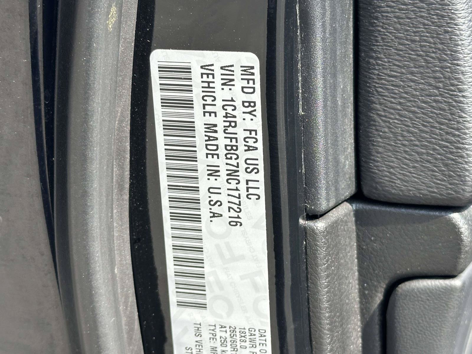 Used 2022 Jeep Grand Cherokee Limited AWD/4WD image 11