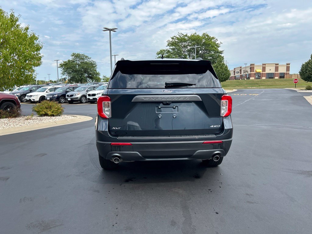 Certified 2023 Ford Explorer XLT w/ Equipment Group 202A AWD/4WD image 7