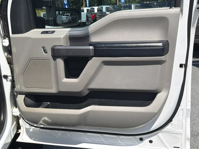 Certified 2019 Ford F250 XLT w/ XLT Premium Package AWD/4WD image 16