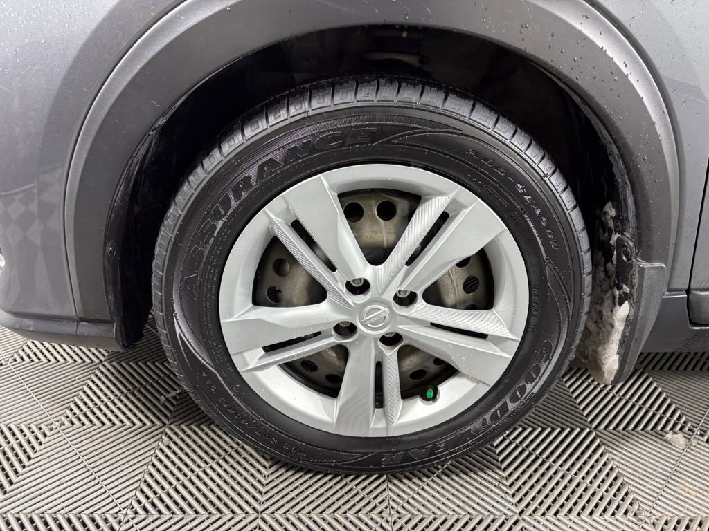 Used 2023 Nissan Kicks S image 11