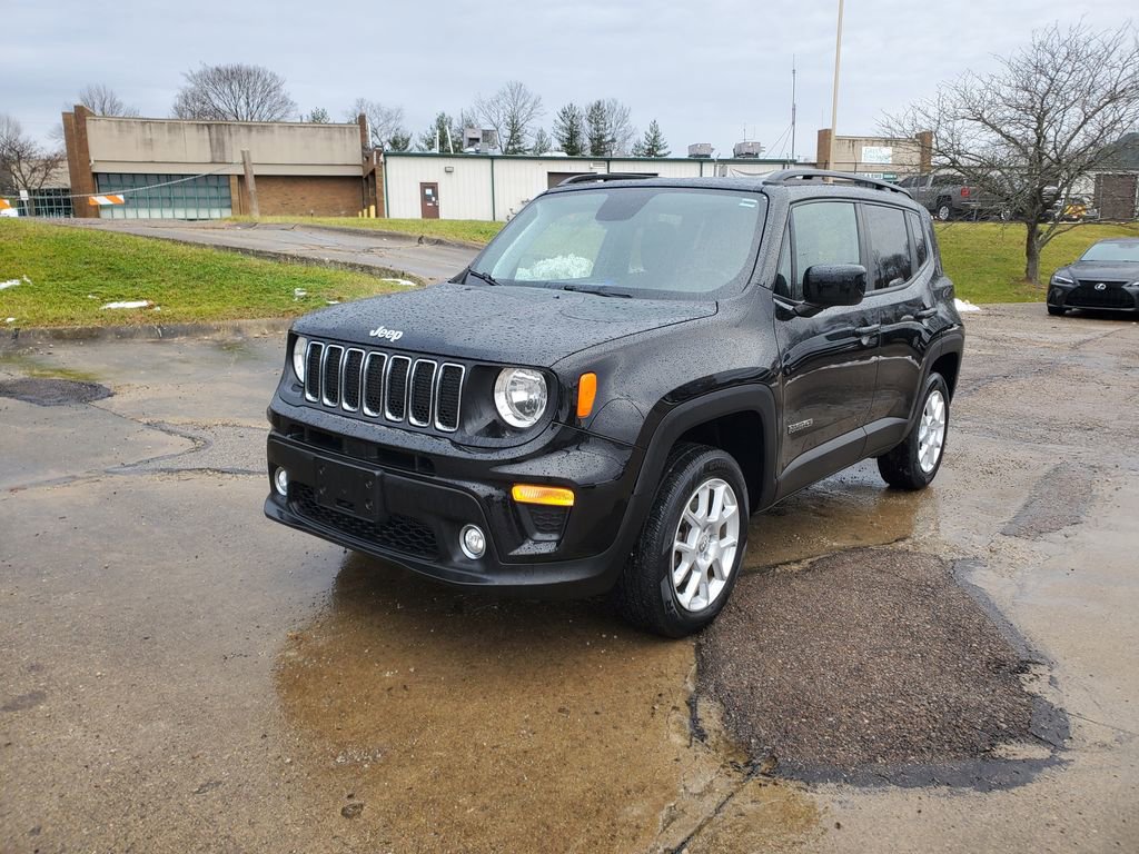 Used 2019 Jeep Renegade Latitude w/ Cold Weather Group video 2