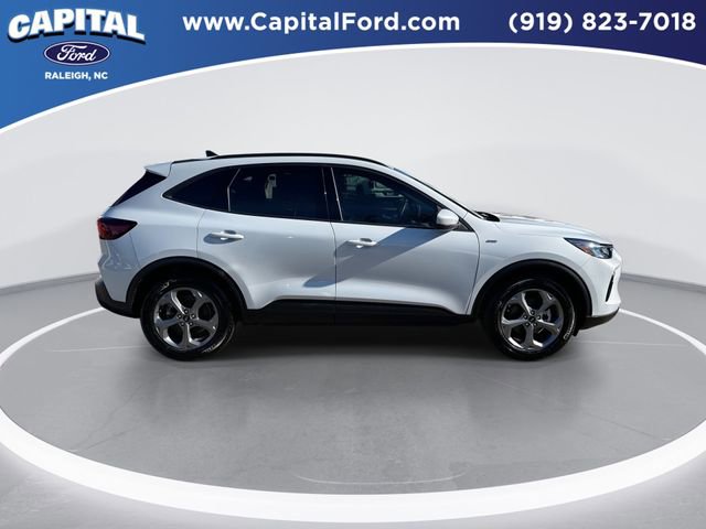 Certified 2025 Ford Escape ST-Line Elite w/ Tech Pack #1 image 9