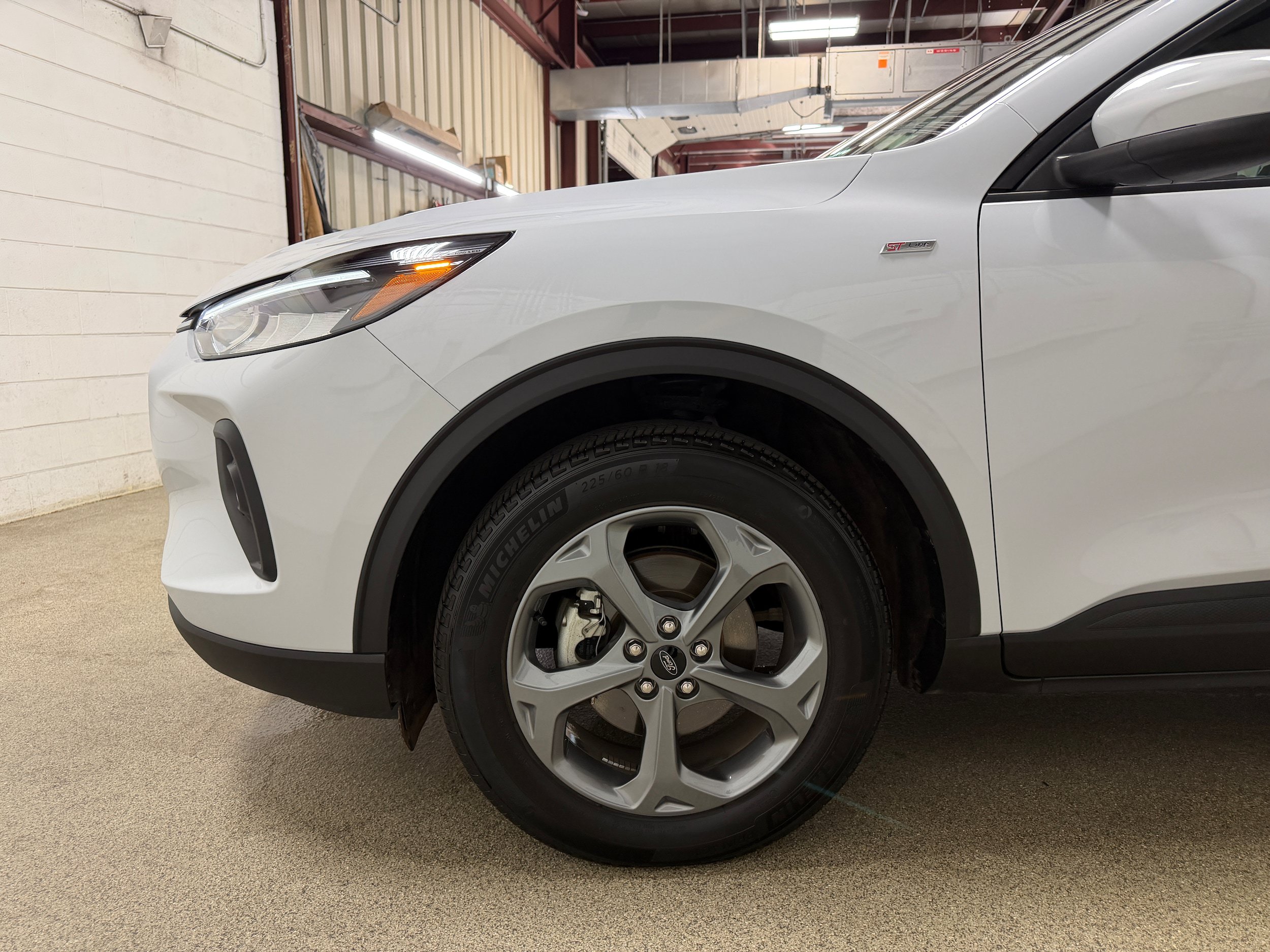 Certified 2025 Ford Escape ST-Line Select AWD/4WD image 31